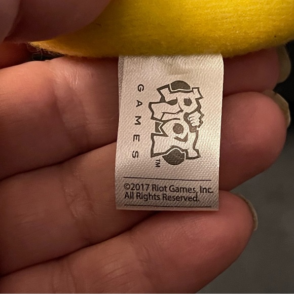 Retired 2017 League of Lends plush - Picture 4 of 7